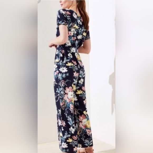 LOFT Black and Pink Floral Jumpsuit with Elegant Wide-Leg Design.Size 4 - Picture 13 of 14